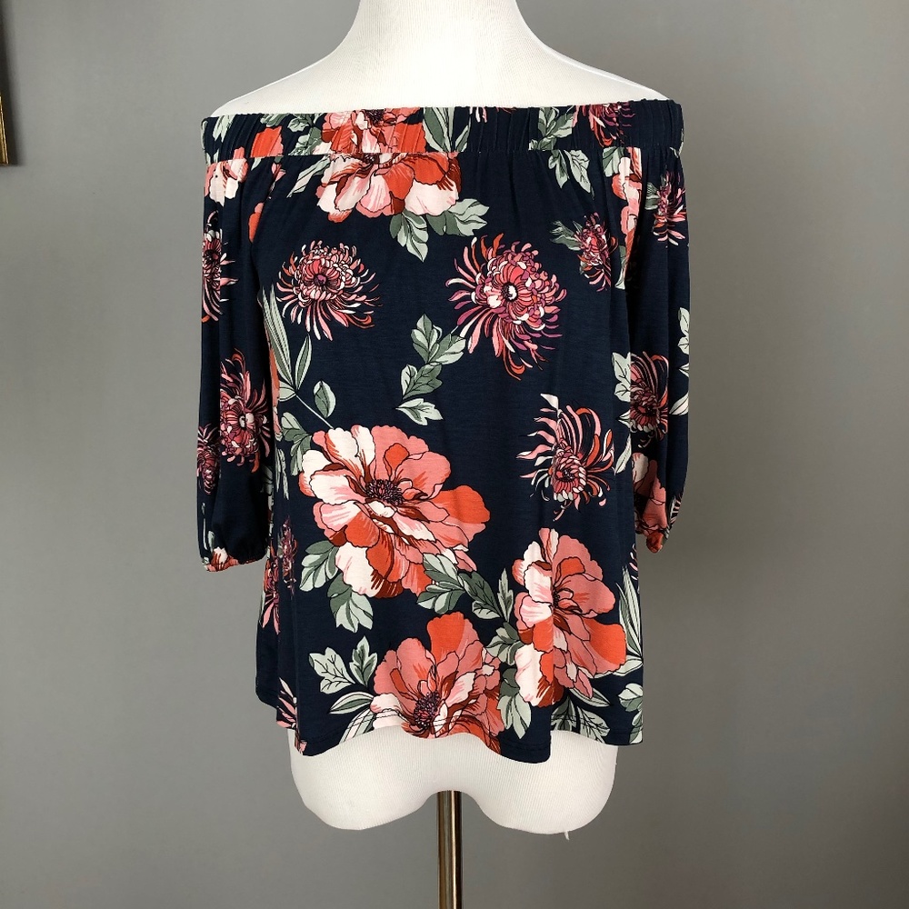 Loveappella off the shoulder top, size: XS